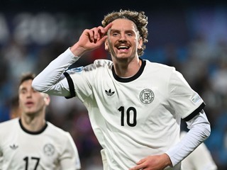 Nemecký útočník Nick Woltemade strieľa gól v zápase proti Slovinsku na EURO U21 2025.
