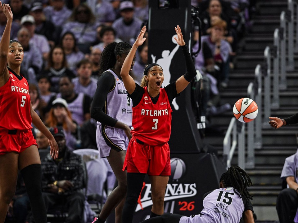 Momentka zo zápasu Golden State Valkyries - Atlanta Dream.