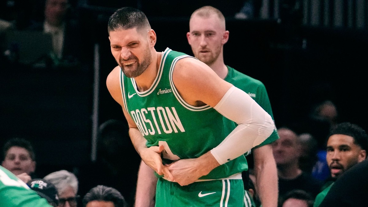 Nikola Vučevič sa zranil v zápase proti Dallasu.