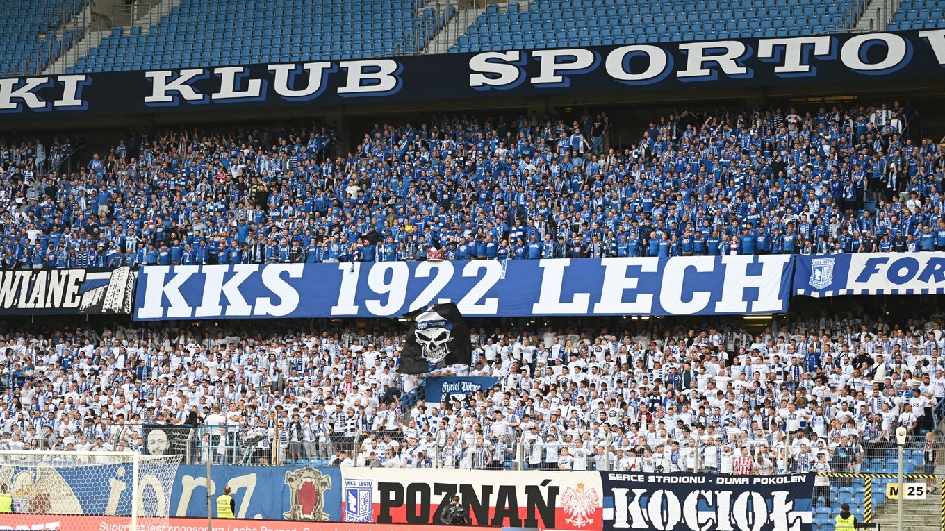 Fanúšikovia Lechu Poznaň v zápase 3. predkola Konferenčnej ligy (EKL).