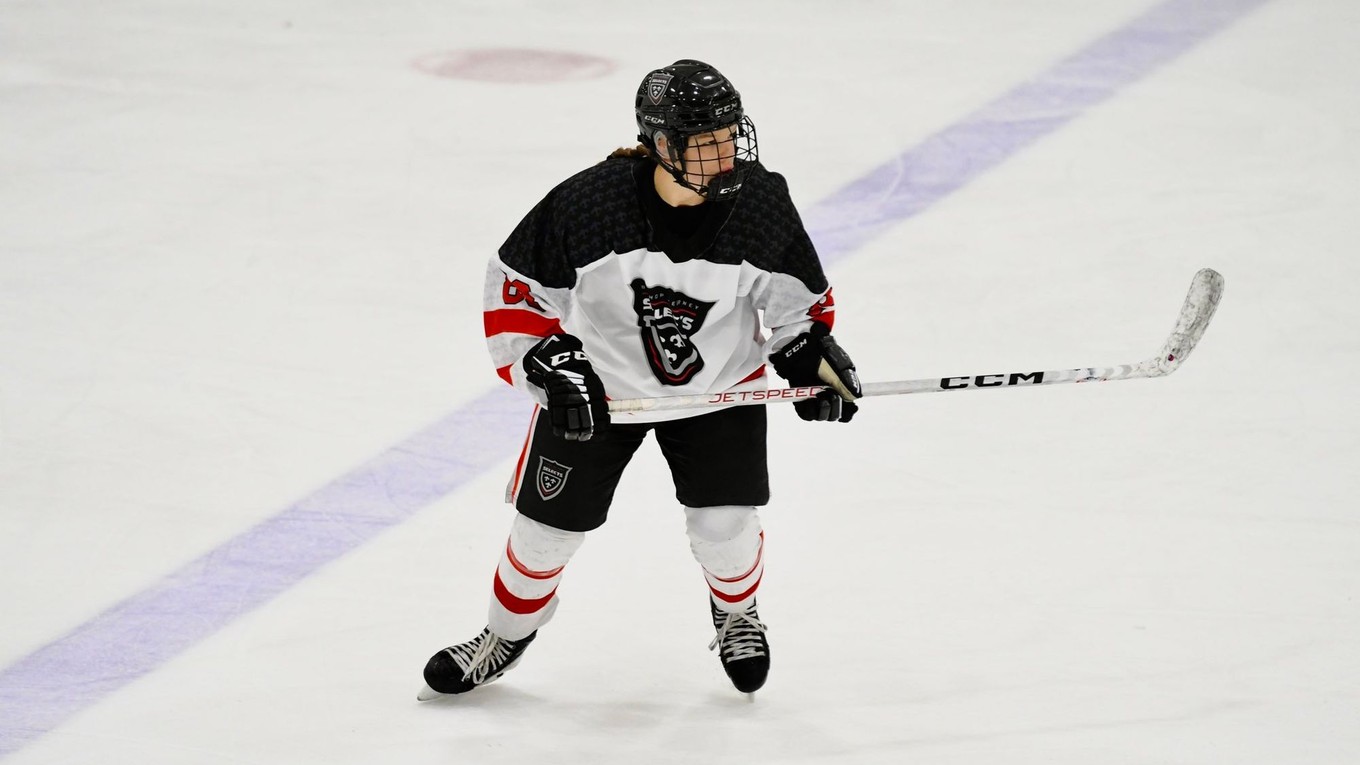 Nela Lopušanová v drese BK Selects Girls. 