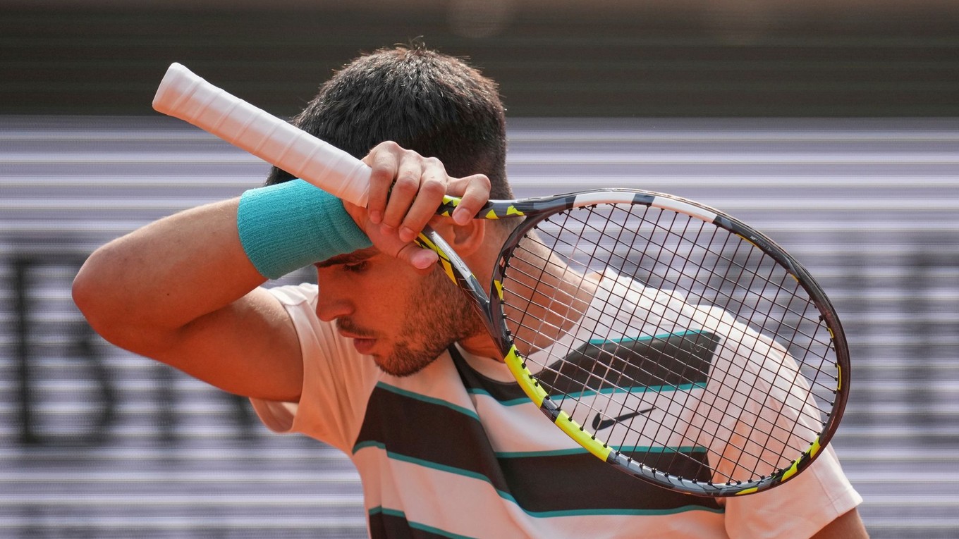 Carlos Alcaraz vo finále Roland Garros 2025.