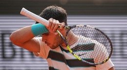 Carlos Alcaraz vo finále Roland Garros 2025.