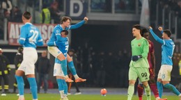 Hráči Neapola sa tešia z víťazstva.