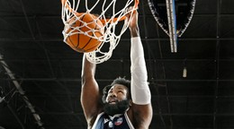 Na snímke Raynera Zynique Thornton (Slovan) v stretnutí 21. kola Tipos SBL.