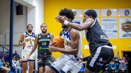 Momentka zo zápasu Iskra Svit - MBK Handlová.