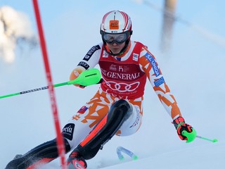 Petra Vlhová počas slalomu vo fínskom Levi. 