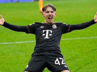 Lennart Karl oslavuje gól v sieti Borussie Mönchengladbach.