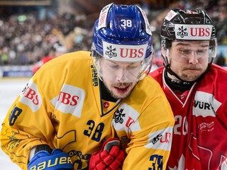 Momentka zo zápasu Davos - Kanada počas prestížneho Spenglerovho pohára.