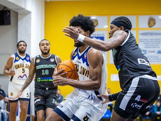 Momentka zo zápasu Iskra Svit - MBK Handlová.