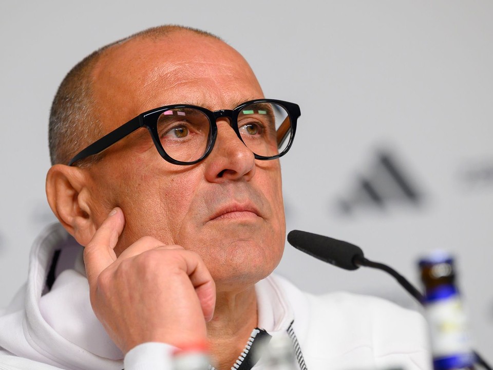 Tréner slovenskej futbalovej reprezentácie Francesco Calzona počas tlačovej konferencie pred zápasom Nemecko - Slovensko.