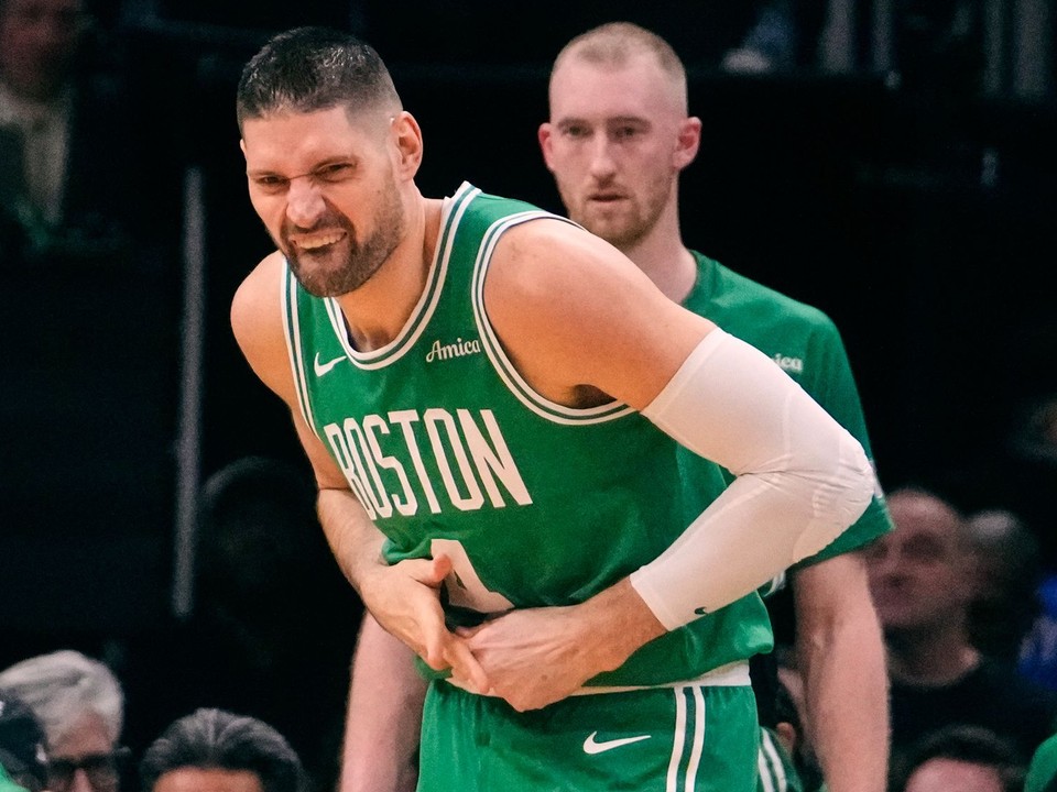 Nikola Vučevič sa zranil v zápase proti Dallasu.