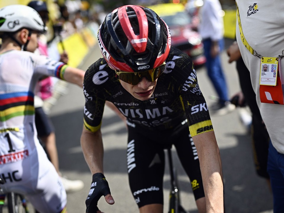 Jonas Vingegaard a Tadej Pogačar (vľavo) počas Tour de France 2026.
