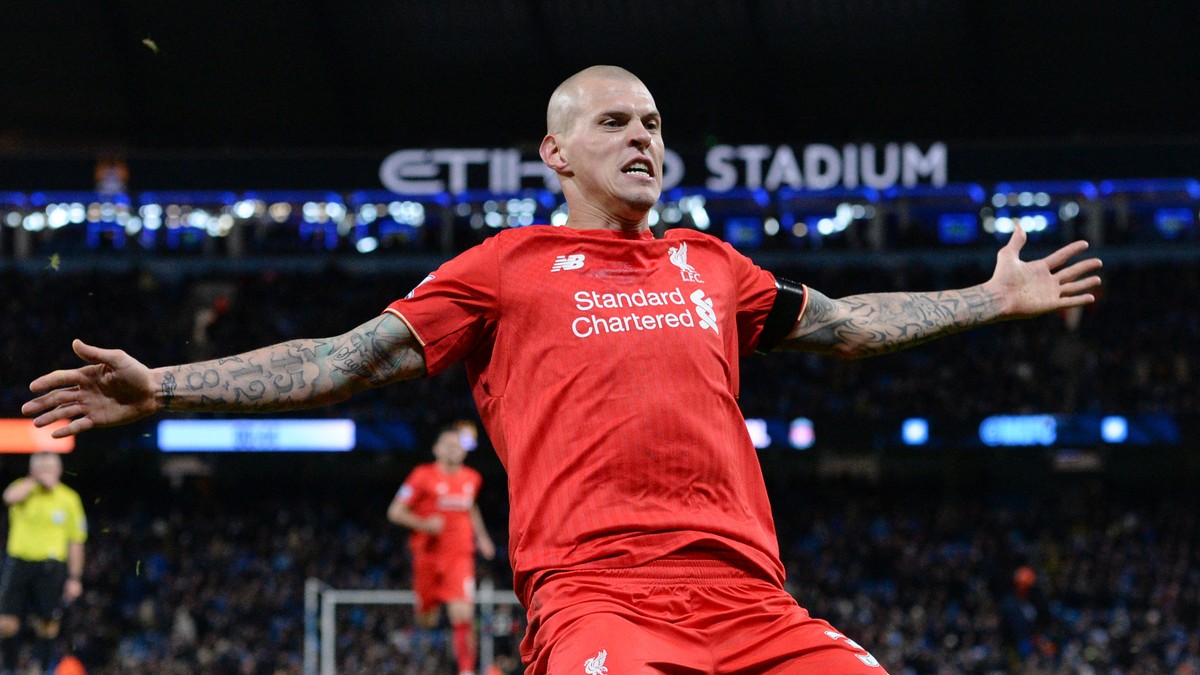 Martin Škrtel oslavuje gól v drese Liverpoolu.