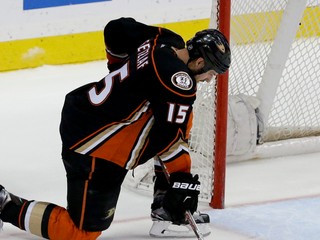 Kapitán zámorského hokejového klubu NHL Anaheim Ducks Ryan Getzlaf.