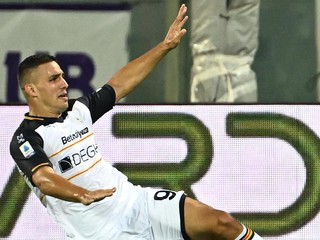 Nikola Krstovič sa teší po strelenom góle v zápase ACF Fiorentina - US Lecce.