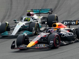 Max Verstappen a Lewis Hamilton.