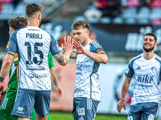 Futbalisti Podbrezovej oslavujú gól