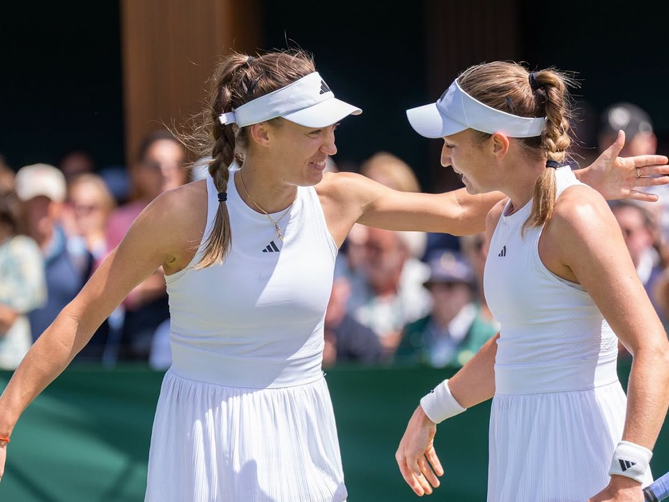 Tereza Mihalíková a Olivia Nichollsová.