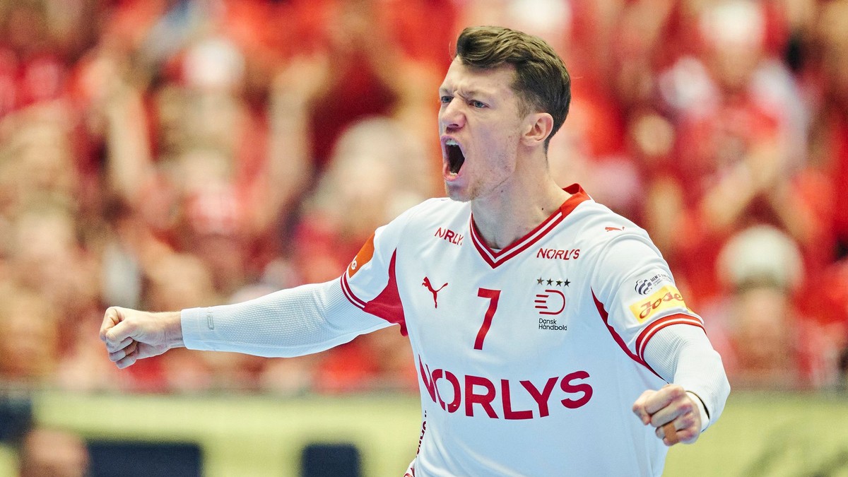 Hráč Dánska Emil Jakobsen sa teší z gólu