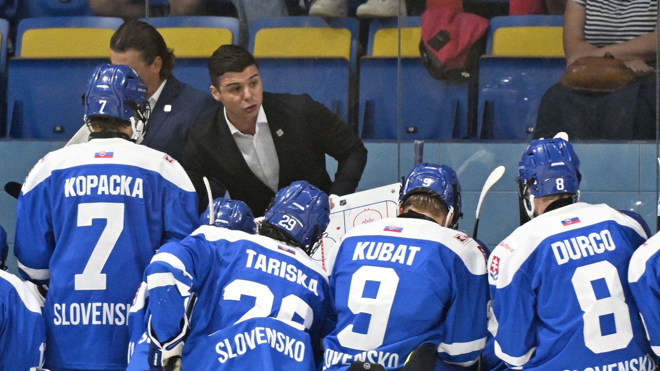 Tréner Slovenska Martin Dendis.