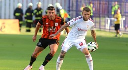 Samuel Lavrinčík (vľavo) a Branislav Ľupták v zápase MFK Ružomberok - MFK Dukla Banská Bystrica.