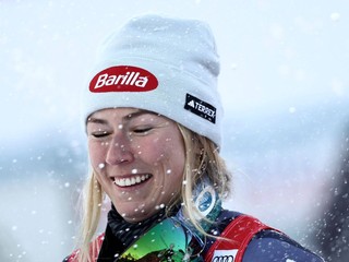 Mikaela Shiffrinová sa teší v cieli po triumfe v obrovskom  slalome  v Kronplatzi.  