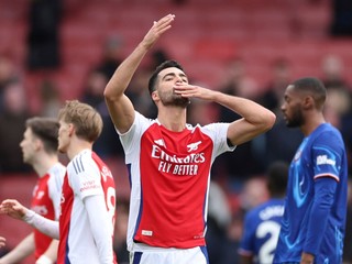 Mikel Merino sa teší po strelenom góle v zápase Arsenal FC - Chelsea FC v 29. kole Premier League.