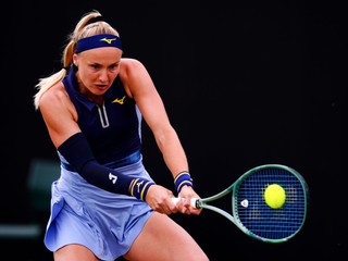 Slovenská tenistka Rebecca Šramková na turnaji WTA v Nottinghame. 