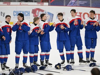 Slovenskí hokejisti sa tešia z postupu do finále MS do 18 rokov 2026. 