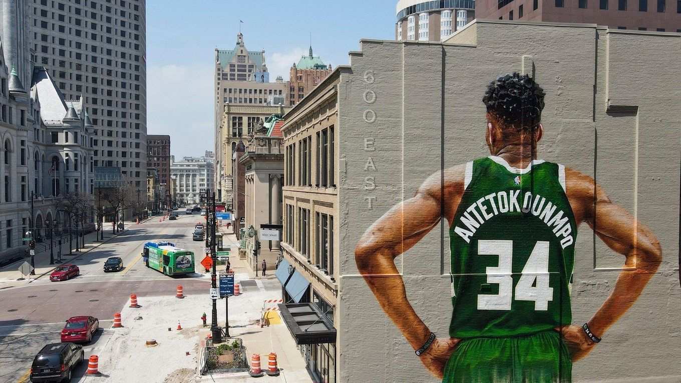 Nástenná maľba gréckeho basketbalistu Giannisa Antetokounmpa, ktorý je jednou  z najväčších opôr Milwaukee.