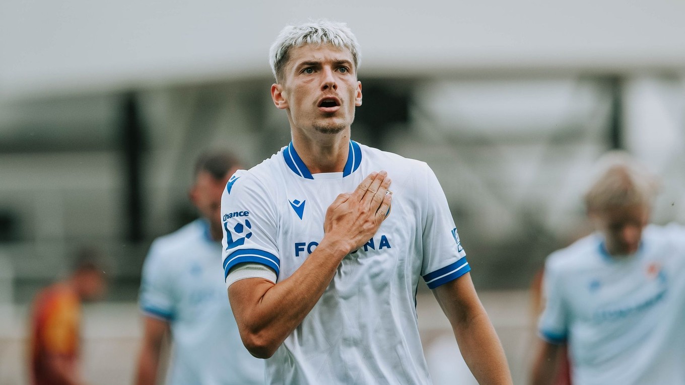 Slovenský futbalista Tomáš Rigo sa teší z gólu v drese Baníka Ostrava.