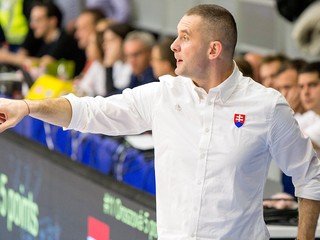 Tréner slovenskej basketbalovej reprezentácie žien Juraj Suja.