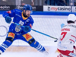 Tomáš Tatar v drese Zugu.