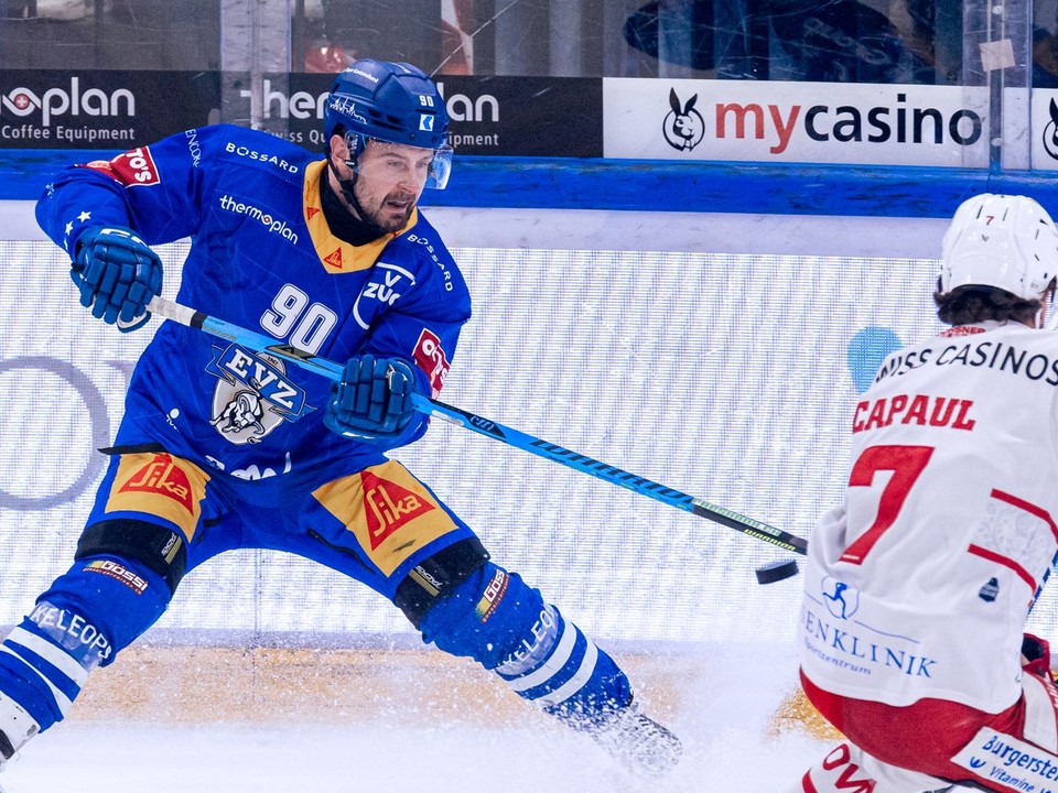 Tomáš Tatar v drese Zugu.