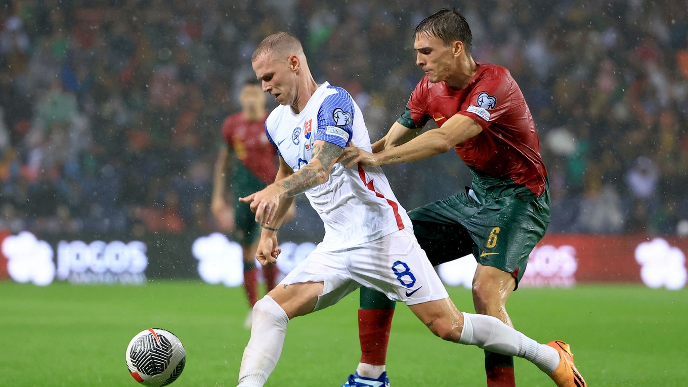 Fotka zo zápasu Portugalsko - Slovensko.