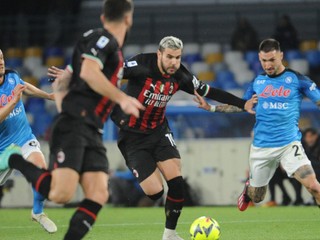 Stanislav Lobotka v zápase SSC Neapol – AC Miláno.