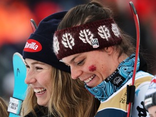 Mikaela Shiffrinová s Breezy Johnsonovou získali zlato v tímovej súťaži na MS 2025.