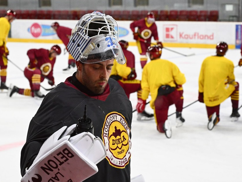 Brankár HK Dukla Trenčín Julian Junca.