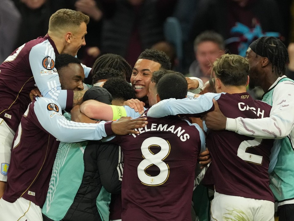 Futbalisti Aston Villy sa radujú z gólu v odvete semifinále Európskej ligy Aston Villa - Nottingham Forest.