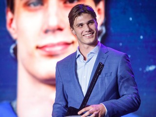 Juraj Slafkovský na vyhlásení ankety Hokejista roka 2022.