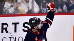 Obranca Winnipegu Jets Josh Morrissey.