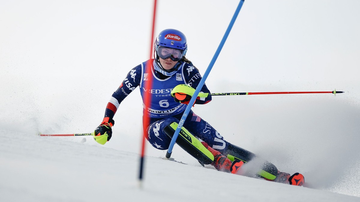 Mikaela Shiffrinová počas 1. kola slalomu v stredisku Courchevel 2025.