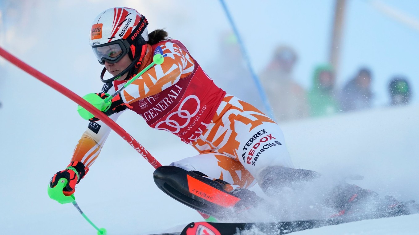 Slovenská lyžiarka Petra Vlhová na trati vo fínskom Levi. 