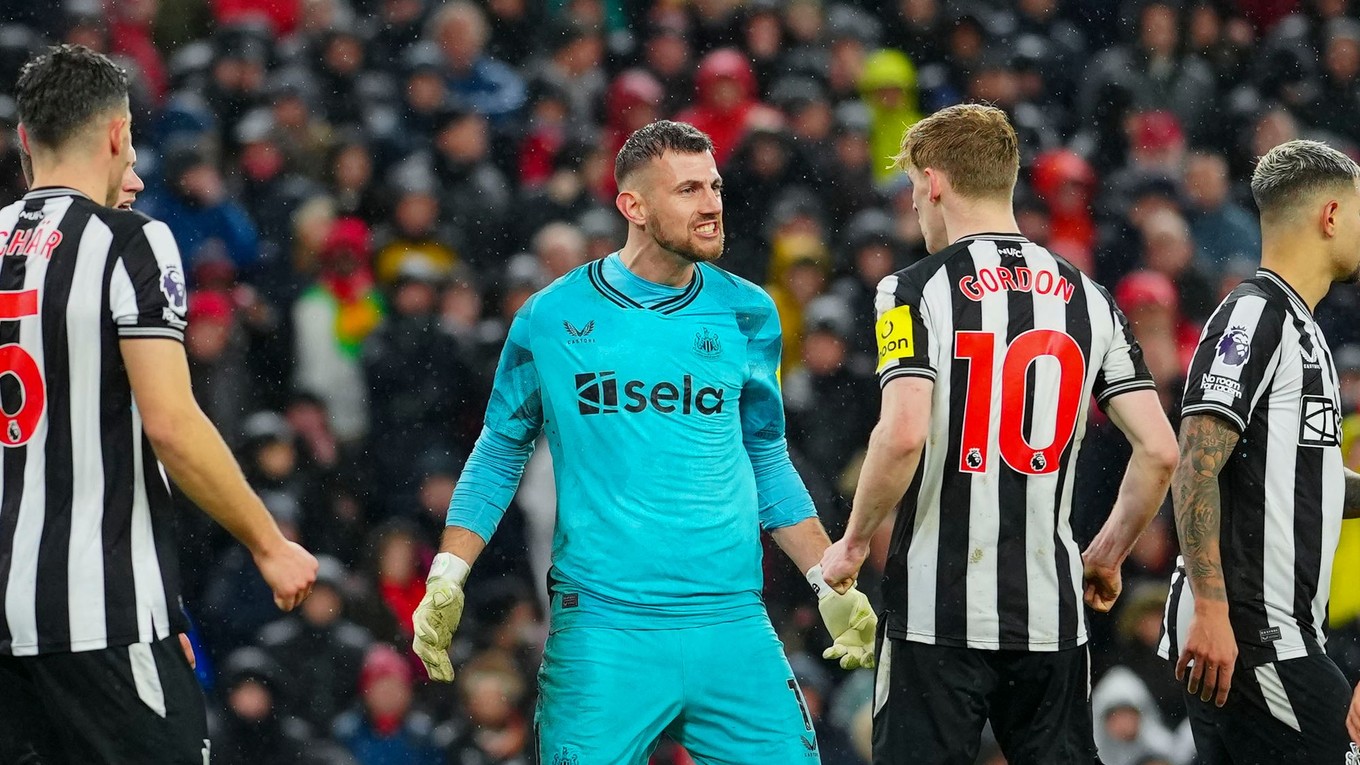 Martin Dúbravka po tom, čo chytil penaltu Mohamedovi Salahovi v zápase Liverpool FC - Newcastle United.