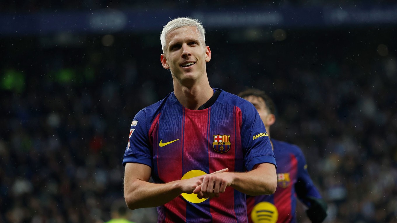 Dani Olmo oslavuje gól v sieti Espanyolu.