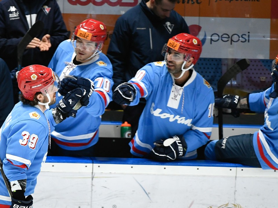Liam Pecararo (Slovan) sa raduje po strelení druhého gólu počas 50. kola hokejovej Tipos extraligy HC Slovan Bratislava – HK 32 Liptovský Mikuláš. 