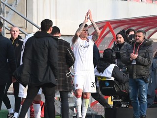 Martin Škrtel dostal červenú kartu v zápase FC Spartak Trnava - ŠK Slovan Bratislava.