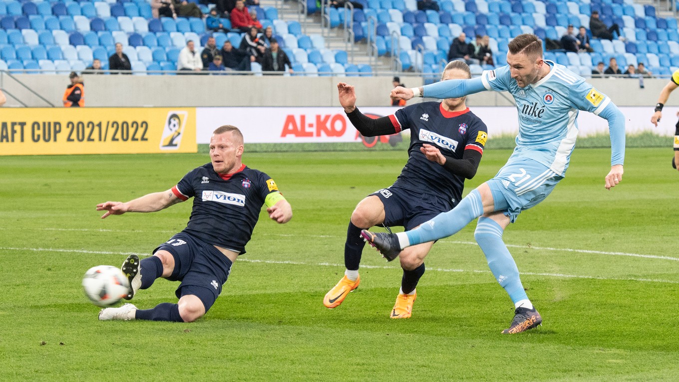 Futbalisti Zlatých Moraviec budú mať vplyvom dohrávok nahustený program.