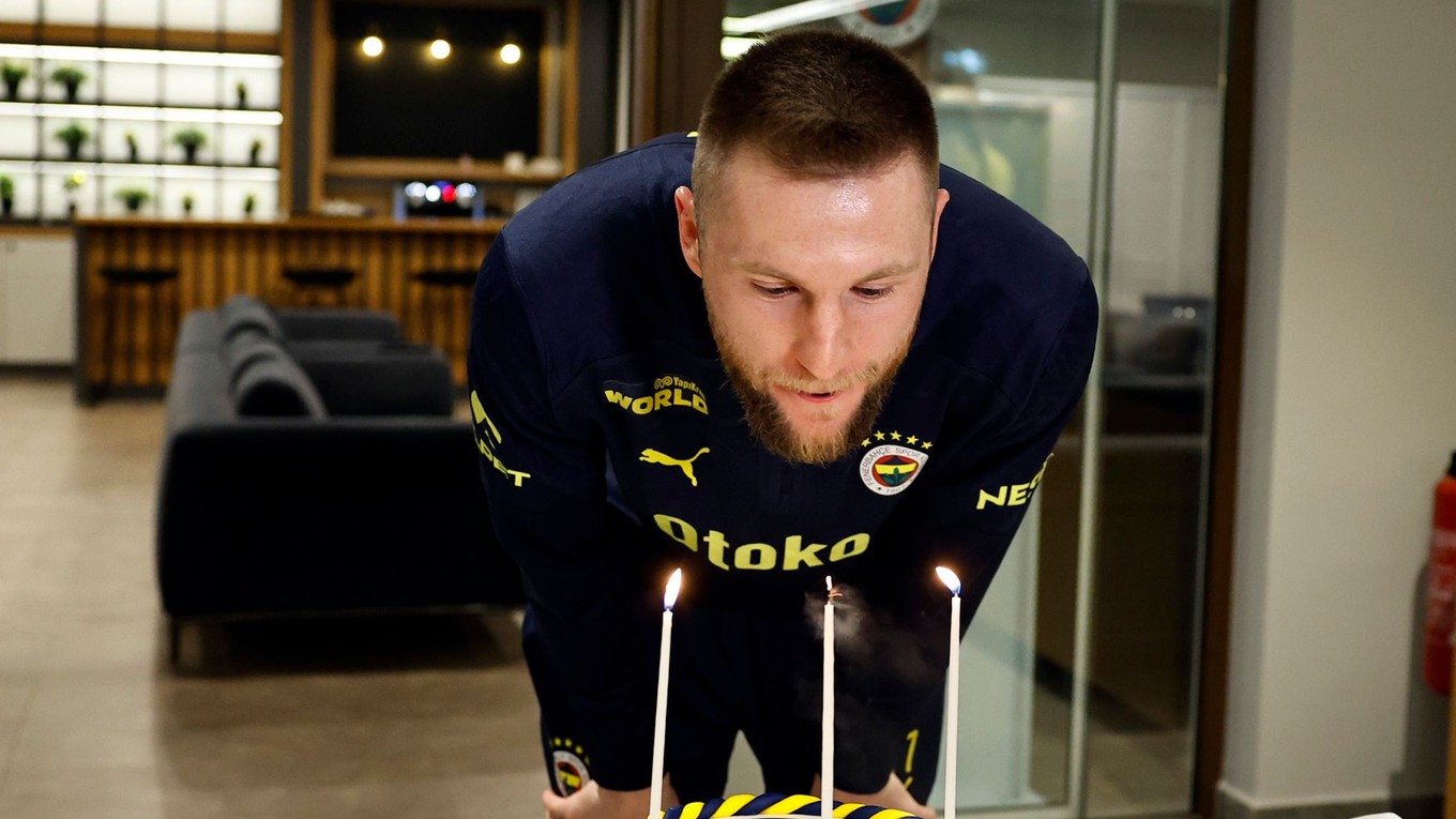 Milan Škriniar oslavuje v klube 30. narodeniny.